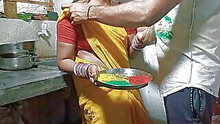  holi par sexy bhabhi ko color lagakar kitchen stand par khood choda  